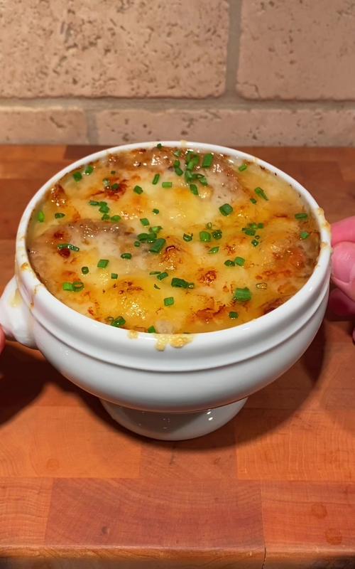 image How to Make a Classic French Onion Soup